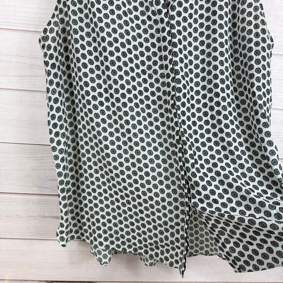 NYDJ Women's Sleeveless Button Down Blouse V Neck Size XL - Picture 2 of 6